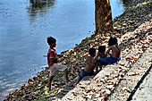 Angkor - Srah Srang, local life as seen among the temples